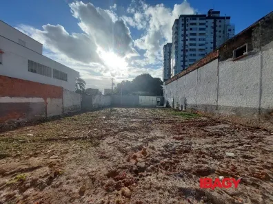 Lote/Terreno para alugar, 637m² no Barreiros, São José