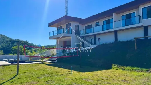 Casa de Condomínio com 3 Quartos à venda, 850m² no Nogueira, Petrópolis