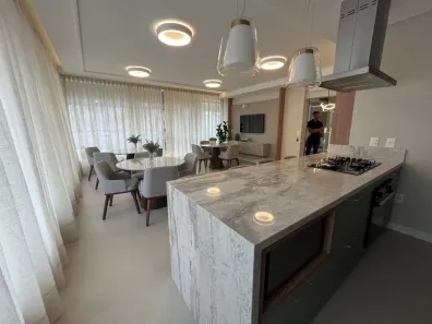 Apartamento com 2 Quartos à venda, 67m² no Coqueiros, Florianópolis