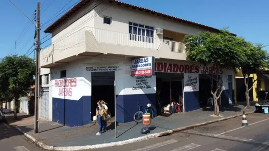 Sala Comercial com 3 Quartos à venda, 228m² no Centro, Ibiporã