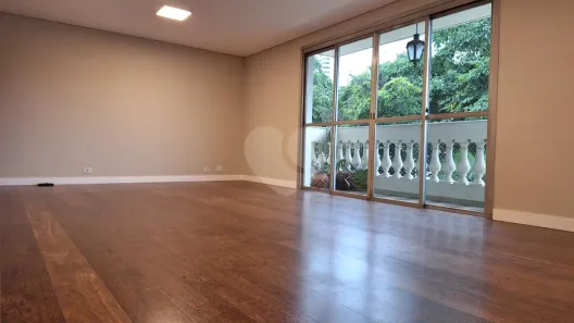 Apartamento com 3 Quartos para alugar, 135m² no Campo Belo, São Paulo