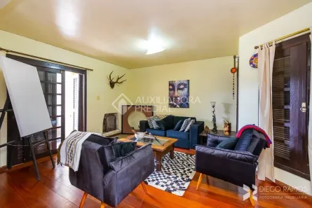 Casa com 3 Quartos à venda, 283m² no Nonoai, Porto Alegre