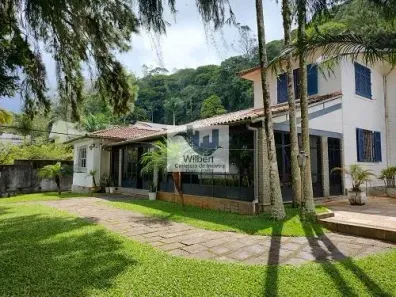 Casa com 5 Quartos à venda, 600m² no Valparaíso, Petrópolis