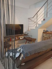 Sobrado com 2 Quartos à venda, 102m² no Jardim Primavera, Jacareí
