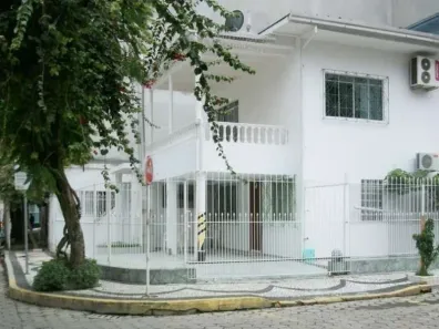 Casa com 3 Quartos para alugar, 100m² no Centro, Balneário Camboriú