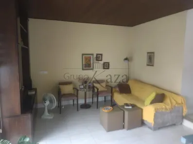 Sobrado com 4 Quartos à venda, 300m² no Jardim Siesta, Jacareí
