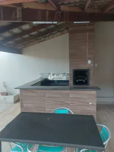 Casa com 3 Quartos à venda, 211m² no Segismundo Pereira, Uberlândia