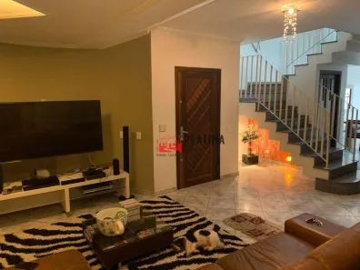 Sobrado com 3 Quartos à venda, 200m² no Vila Liviero, São Paulo