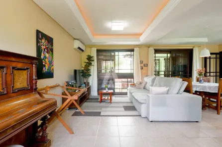 Sobrado com 4 Quartos à venda, 352m² no Costa e Silva, Joinville