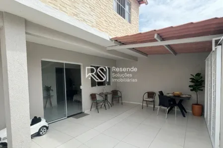 Casa com 5 Quartos à venda, 200m² no Poço, Maceió