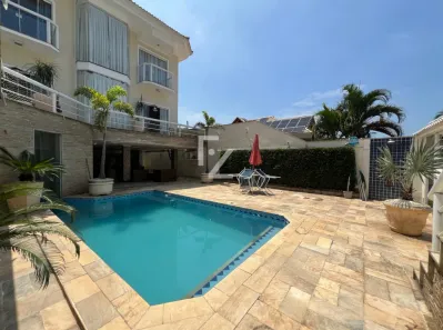 Casa de Condomínio com 3 Quartos à venda, 250m² no Jacarepaguá, Rio de Janeiro