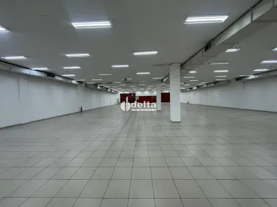 Ponto Comercial para alugar, 1376m² no Centro, Uberlândia