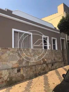 Casa com 2 Quartos para alugar, 10m² no Centro, Marília