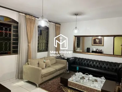 Sobrado com 3 Quartos à venda, 250m² no Guará II, Brasília
