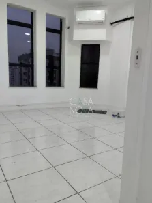 Sala Comercial à venda, 44m² no Embaré, Santos