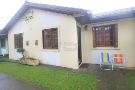 Casa de Condomínio com 2 Quartos para alugar, 136m² no Fragata, Pelotas