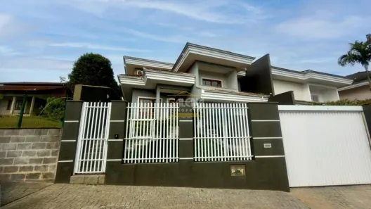 Casa com 4 Quartos à venda, 254m² no Bom Retiro, Joinville