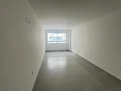 Sala Comercial para alugar, 24m² no Penha, Rio de Janeiro