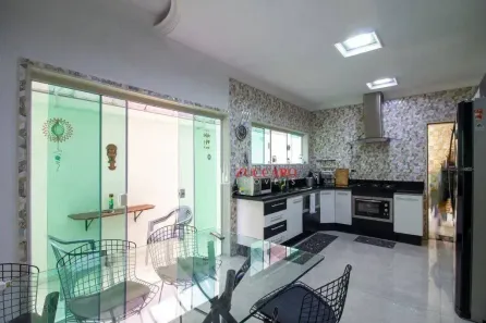 Sobrado com 3 Quartos à venda, 257m² no Parque Renato Maia, Guarulhos