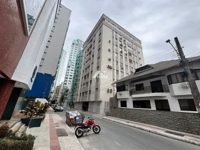 Apartamento com 2 Quartos à venda, 60m² no Centro, Balneário Camboriú