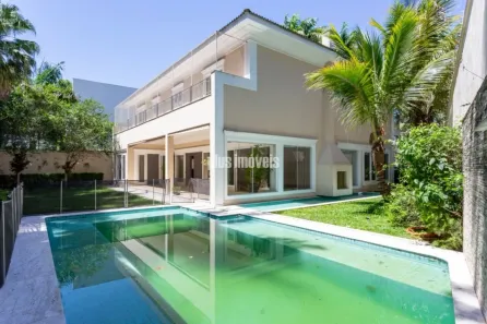 Sobrado com 4 Quartos à venda, 854m² no Jardim Leonor, São Paulo