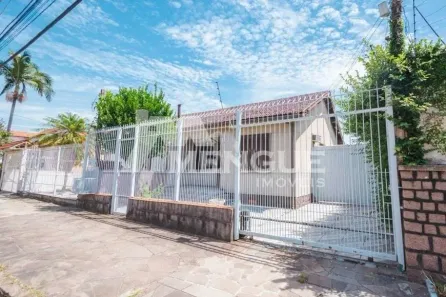 Casa com 3 Quartos à venda, 130m² no Passo da Areia, Porto Alegre