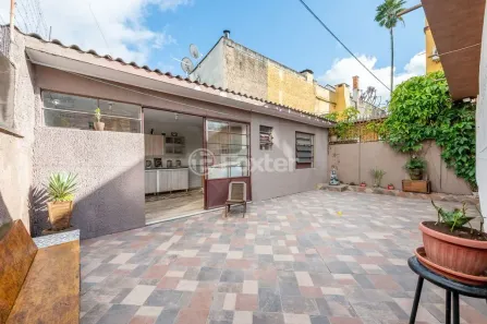 Casa com 4 Quartos à venda, 155m² no Santa Maria Goretti, Porto Alegre