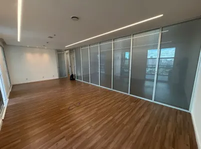 Sala Comercial para alugar, 145m² no Vila São Francisco (Zona Sul), São Paulo