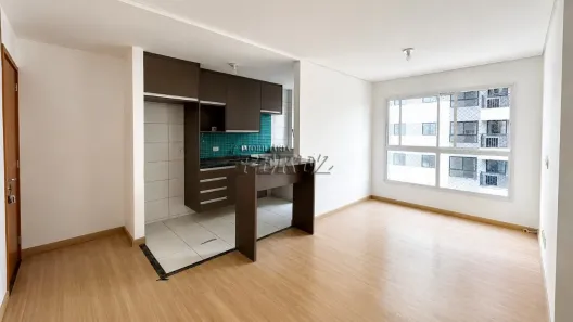 Apartamento com 3 Quartos para alugar, 57m² no Champagnat, Londrina