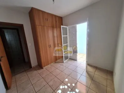 Apartamento com 2 Quartos para alugar, 60m² no Olinda, Uberaba