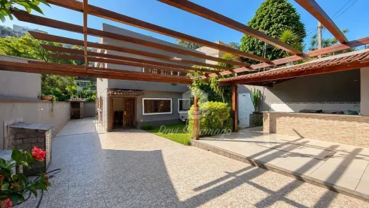 Casa com 5 Quartos à venda, 240m² no São Francisco, Niterói