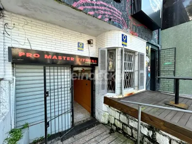 Sala Comercial para alugar, 100m² no Petrópolis, Porto Alegre