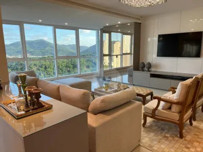 Apartamento com 3 Quartos para alugar, 184m² no Centro, Balneário Camboriú