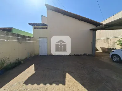 Casa com 2 Quartos para alugar, 40m² no Taiaman, Uberlândia