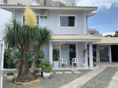 Sobrado com 4 Quartos à venda, 121m² no ITACOLOMI, Balneário Piçarras