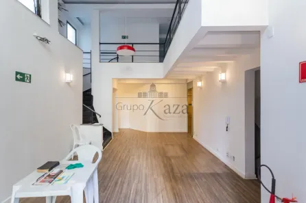 Prédio Comercial com 3 Quartos para alugar, 675m² no Moema, São Paulo