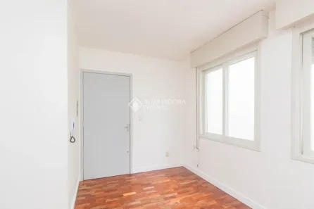 Kitnet com 1 Quarto para alugar, 30m² no Santa Cecília, Porto Alegre