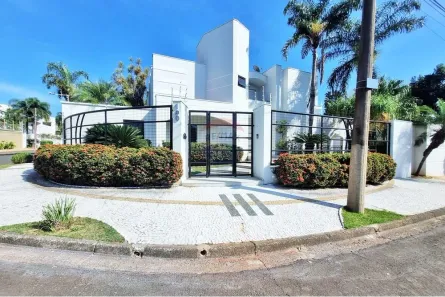 Casa com 4 Quartos para alugar, 750m² no Parque Residencial Nardini, Americana
