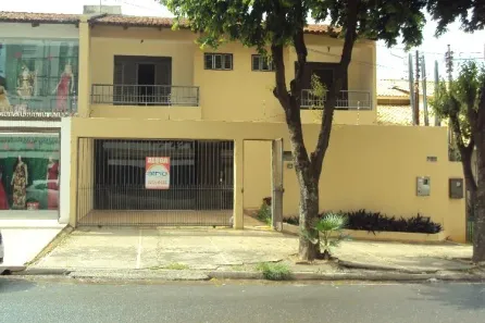 Sobrado com 4 Quartos para alugar, 233m² no Setor Bueno, Goiânia