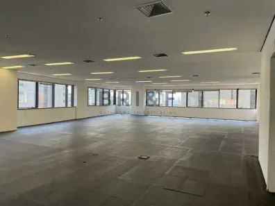 Imóvel Comercial para alugar, 240m² no Cidade Monções, São Paulo