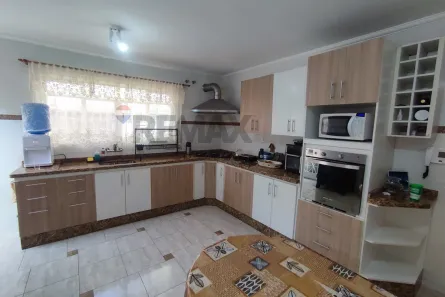 Sobrado com 2 Quartos à venda, 301m² no Jardim dos Estados, Poços de Caldas