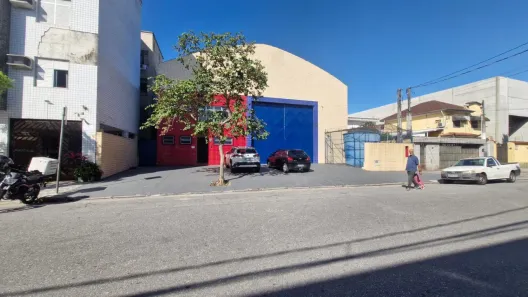 Galpão/Depósito/Armazém para alugar, 930m² no Macuco, Santos