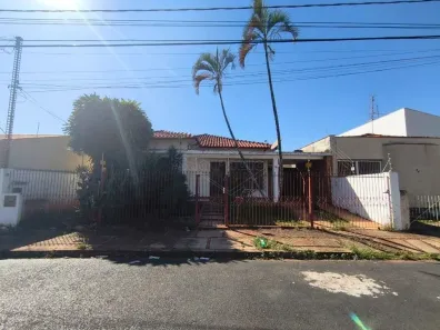 Casa com 4 Quartos para alugar, 192m² no Centro, Araraquara