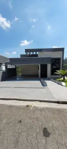 Casa de Condomínio com 3 Quartos para alugar, 280m² no Jardim Caiapiá, Cotia