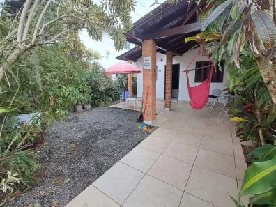 Casa com 3 Quartos para alugar, 150m² no Campeche, Florianópolis