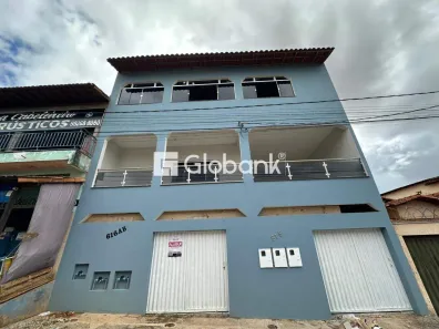 Casa com 3 Quartos para alugar, 250m² no Santa Lúcia, Montes Claros