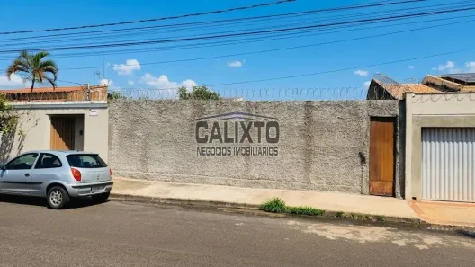 Lote/Terreno à venda, 240m² no Jardim das Palmeiras, Uberlândia