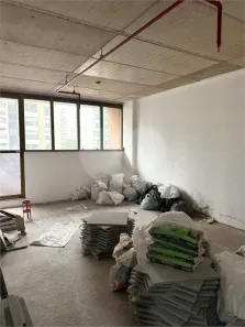 Sala Comercial à venda, 37m² no Enseada do Suá, Vitória