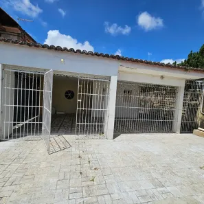 Casa com 3 Quartos para alugar, 150m² no Lagoa Nova, Natal