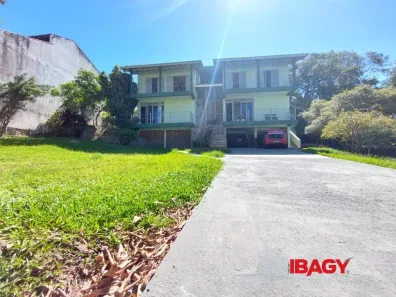 Casa com 4 Quartos para alugar, 400m² no Trindade, Florianópolis